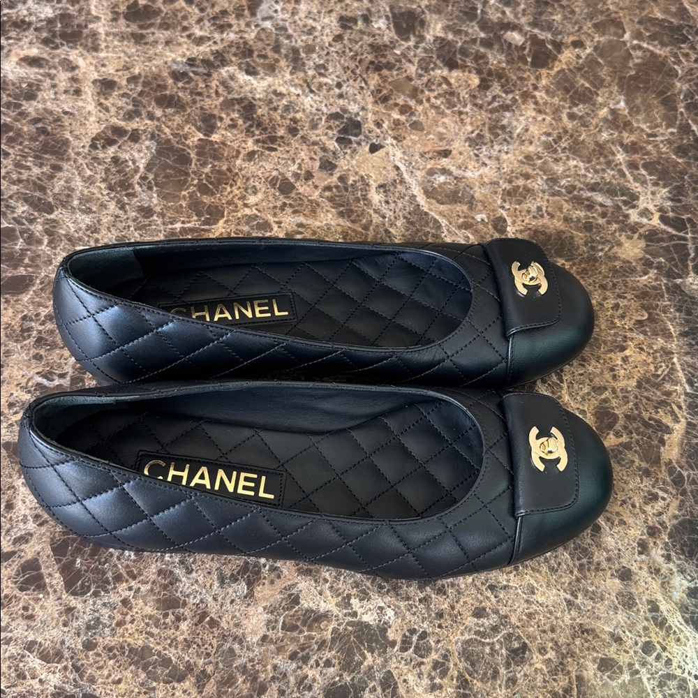 CHANEL Black Quilted Leather Ballet Flats with Gold CC Logo - Picture 2 of 10